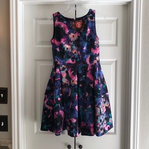 Just Taylor flounce dress size 4